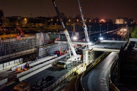 Pose des poutres du tablier du pont de franchissement de l'A3 - Nuit du 14 au 15 avril 2021