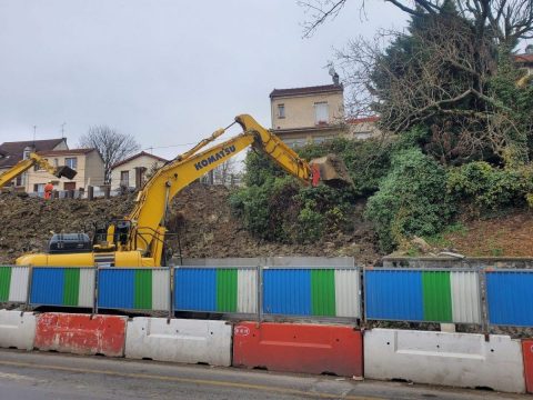 Travaux de construction des murs de soutènement rue Anatole France à Noisy-le-Sec