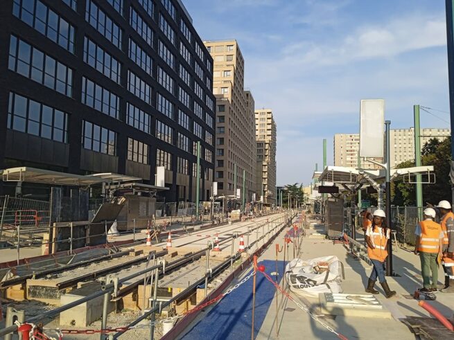 Travaux de pose des rails boulevard Maurice Thorez à Bobigny